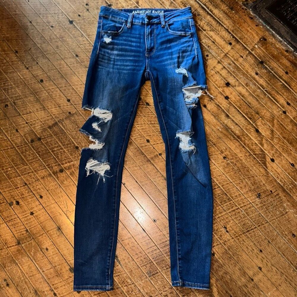 American Eagle distressed sz 2 destroyed hi-rise jeggings